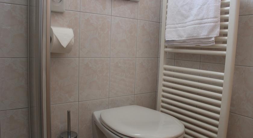 Schenna Garni Eden Bed&Breakfast Oda fotoğraf